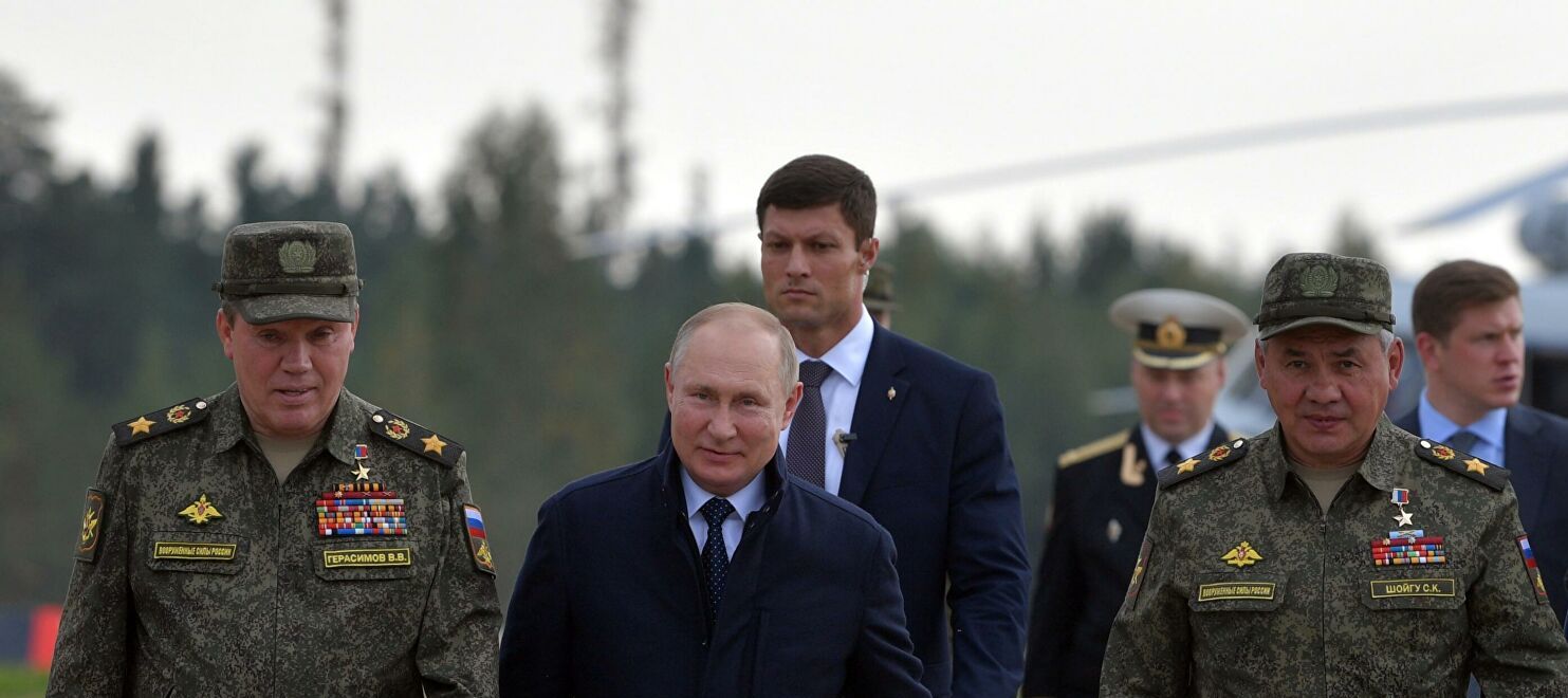 Глава Генштаба Валерий Герасимов продемонстрировал Путину новую БМП Б-19
